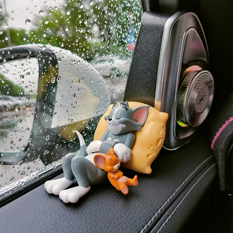Tom and Jerry car ornaments car interior decoration supplies cute desk doll car ornaments